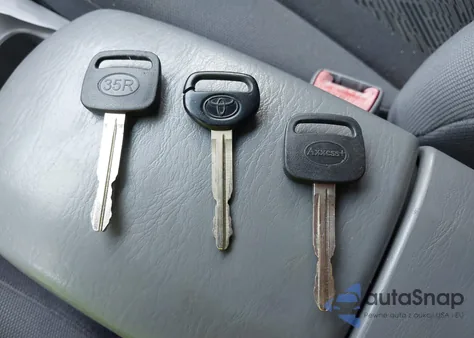 2002 Toyota Rav4 из США, поврежденный, VIN JTEHH20V626052215